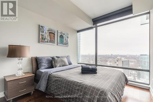 1801 - 18 Yorkville Avenue, Toronto, ON - Indoor Photo Showing Bedroom