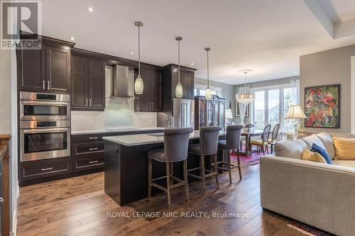 62 Coyle Court, Welland, ON - Indoor Photo Showing Kitchen With Stainless Steel Kitchen With Upgraded Kitchen