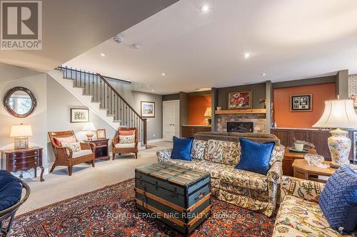 62 Coyle Court, Welland, ON - Indoor Photo Showing Living Room