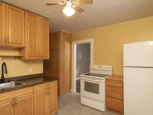 196 Brent Street, Thunder Bay, ON - Indoor Photo Showing Kitchen