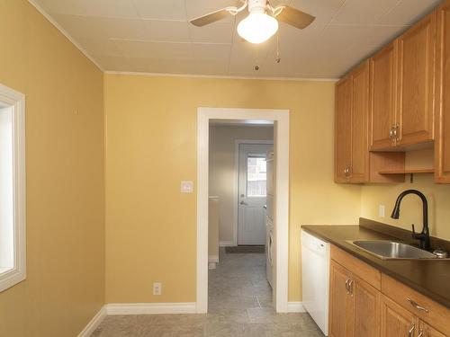 196 Brent Street, Thunder Bay, ON - Indoor Photo Showing Kitchen