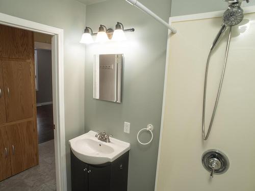 196 Brent Street, Thunder Bay, ON - Indoor Photo Showing Bathroom