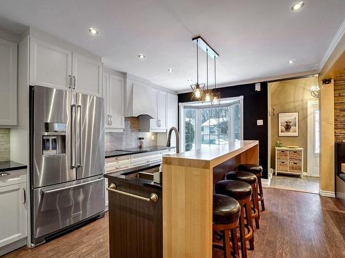 Cuisine - 1124 Rue De Gibraltar, Laval (Fabreville), QC - Indoor Photo Showing Kitchen With Upgraded Kitchen