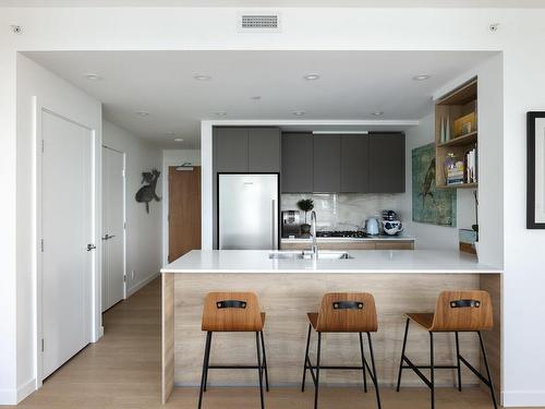 1205-363 Tyee Rd, Victoria, BC - Indoor Photo Showing Kitchen