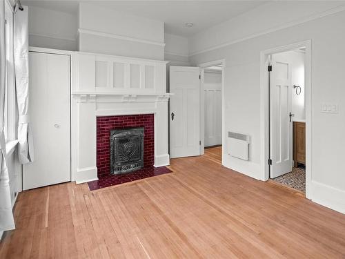 1385 Rockland Ave, Victoria, BC - Indoor Photo Showing Living Room With Fireplace