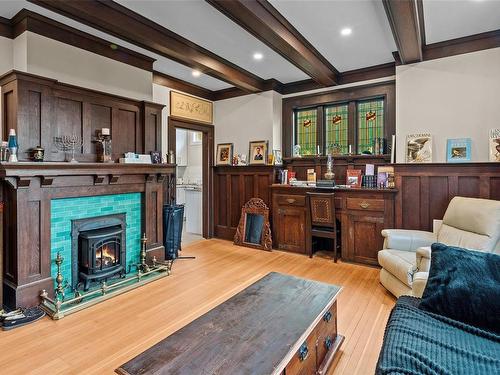 1385 Rockland Ave, Victoria, BC - Indoor With Fireplace