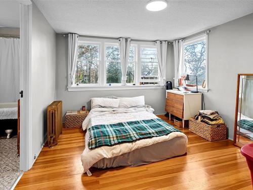 1385 Rockland Ave, Victoria, BC - Indoor Photo Showing Bedroom