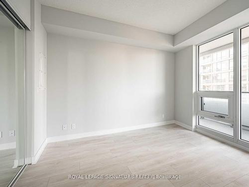 1506-2221 Yonge St, Toronto, ON - Indoor Photo Showing Other Room