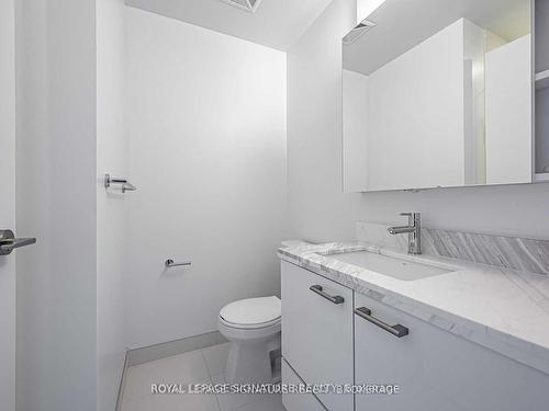 1506-2221 Yonge St, Toronto, ON - Indoor Photo Showing Bathroom