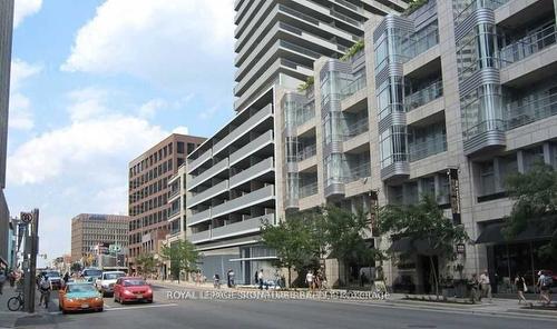 1506-2221 Yonge St, Toronto, ON - Outdoor With Facade