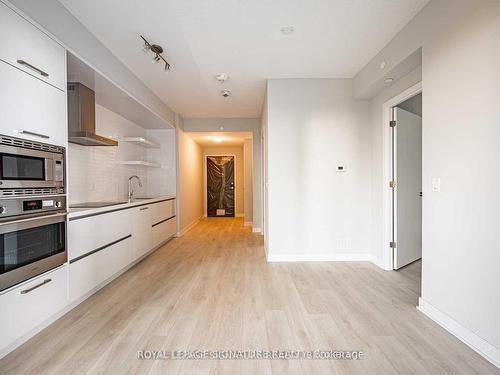 1506-2221 Yonge St, Toronto, ON - Indoor Photo Showing Kitchen