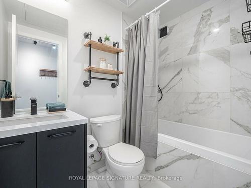 401-55 Ontario St, Toronto, ON - Indoor Photo Showing Bathroom