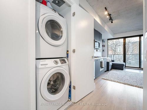 401-55 Ontario St, Toronto, ON - Indoor Photo Showing Laundry Room