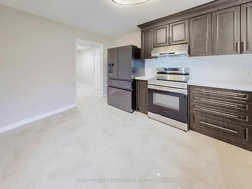 213 Royal Rd, Georgina, ON - Indoor Photo Showing Kitchen