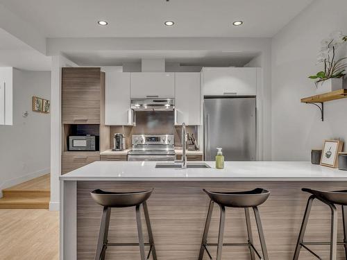 Kitchen - 411-235 Rue St-Vallier E., Québec (La Cité-Limoilou), QC - Indoor Photo Showing Kitchen With Upgraded Kitchen