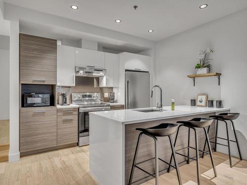 Kitchen - 411-235 Rue St-Vallier E., Québec (La Cité-Limoilou), QC - Indoor Photo Showing Kitchen With Upgraded Kitchen