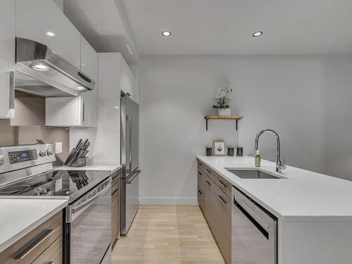 Kitchen - 411-235 Rue St-Vallier E., Québec (La Cité-Limoilou), QC - Indoor Photo Showing Kitchen With Upgraded Kitchen