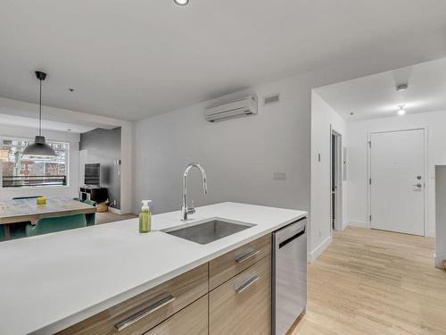 Kitchen - 411-235 Rue St-Vallier E., Québec (La Cité-Limoilou), QC - Indoor Photo Showing Kitchen With Upgraded Kitchen