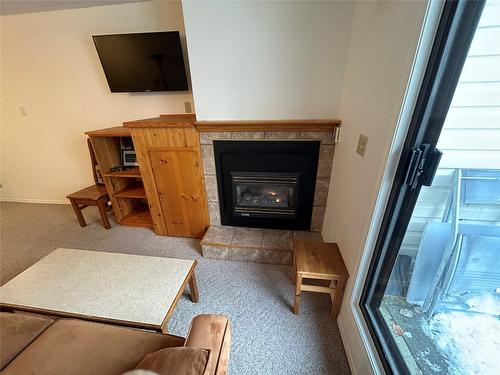 1014-930 Dogwood Drive, Kimberley, BC - Indoor Photo Showing Living Room With Fireplace