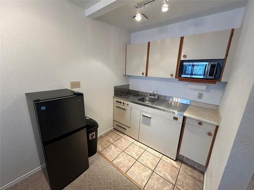 1014-930 Dogwood Drive, Kimberley, BC - Indoor Photo Showing Kitchen