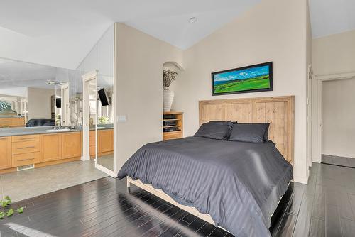 1620 Mission Hill Road, West Kelowna, BC - Indoor Photo Showing Bedroom