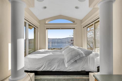 1620 Mission Hill Road, West Kelowna, BC - Indoor Photo Showing Bedroom