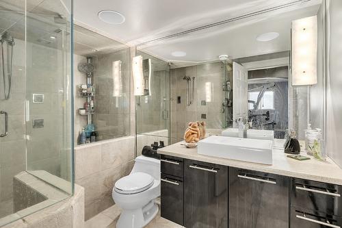 1620 Mission Hill Road, West Kelowna, BC - Indoor Photo Showing Bathroom