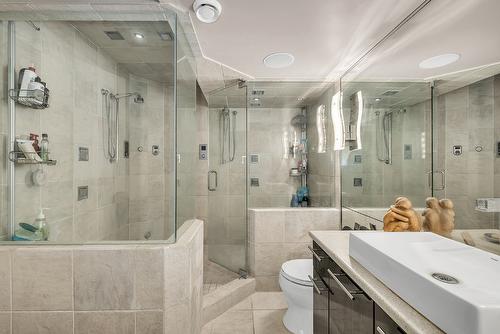 1620 Mission Hill Road, West Kelowna, BC - Indoor Photo Showing Bathroom