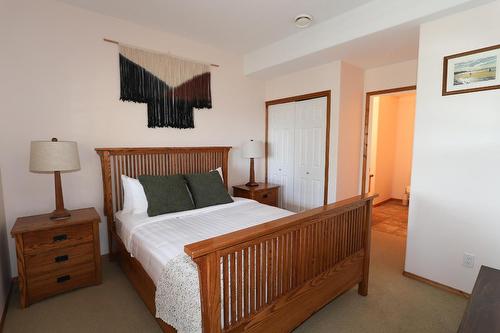 301-890 Dogwood Drive, Kimberley, BC - Indoor Photo Showing Bedroom