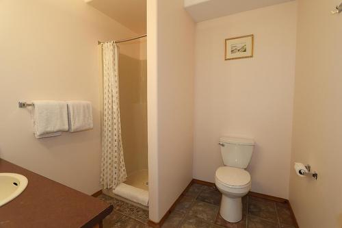 301-890 Dogwood Drive, Kimberley, BC - Indoor Photo Showing Bathroom