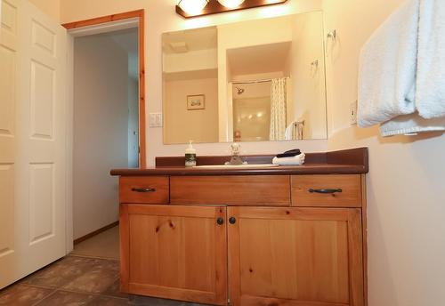 301-890 Dogwood Drive, Kimberley, BC - Indoor Photo Showing Bathroom