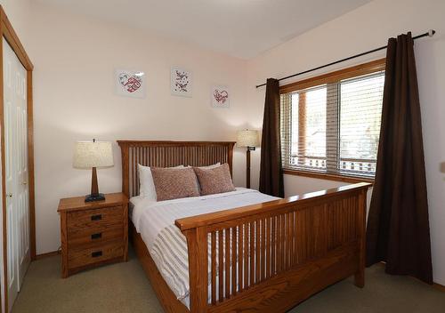 301-890 Dogwood Drive, Kimberley, BC - Indoor Photo Showing Bedroom