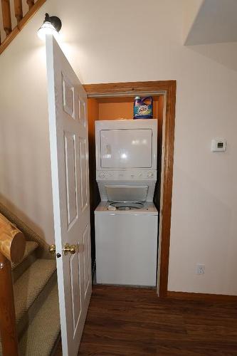 301-890 Dogwood Drive, Kimberley, BC - Indoor Photo Showing Laundry Room