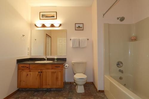 301-890 Dogwood Drive, Kimberley, BC - Indoor Photo Showing Bathroom