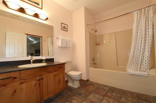 301-890 Dogwood Drive, Kimberley, BC - Indoor Photo Showing Bathroom