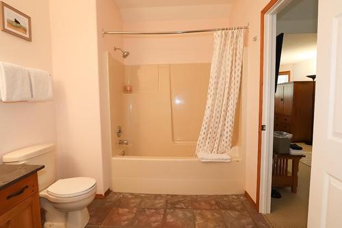 301-890 Dogwood Drive, Kimberley, BC - Indoor Photo Showing Bathroom