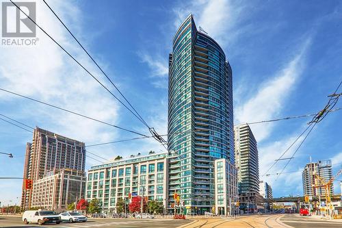 424 - 600 Fleet Street, Toronto, ON - Outdoor With Facade