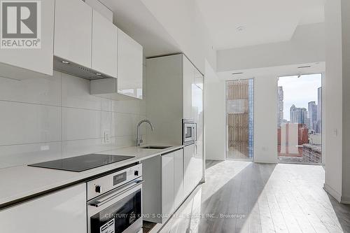 1122 - 121 St Patrick Street, Toronto, ON - Indoor Photo Showing Kitchen