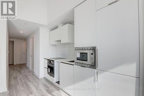 1122 - 121 St Patrick Street, Toronto, ON - Indoor Photo Showing Kitchen