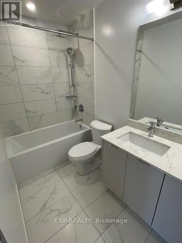 2107 - 202 Burnhamthorpe Road E, Mississauga, ON - Indoor Photo Showing Bathroom