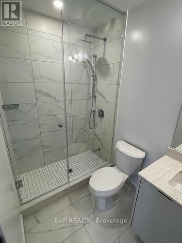 2107 - 202 Burnhamthorpe Road E, Mississauga, ON - Indoor Photo Showing Bathroom