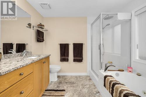 1961 Durnin Road Unit# 105, Kelowna, BC - Indoor Photo Showing Bathroom