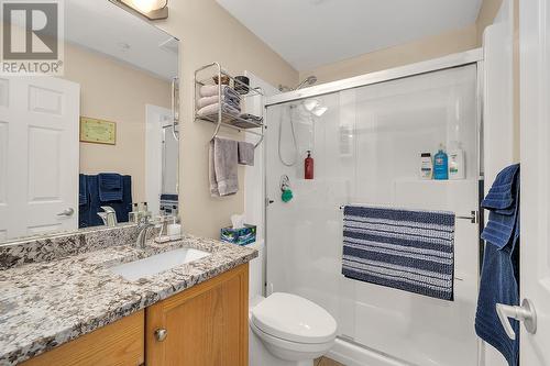 1961 Durnin Road Unit# 105, Kelowna, BC - Indoor Photo Showing Bathroom