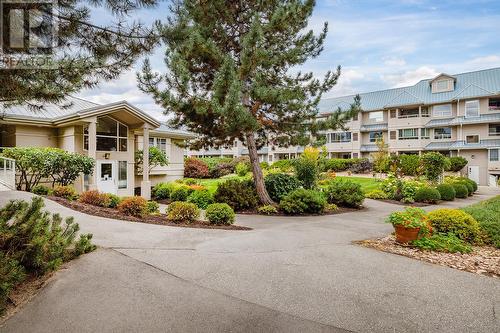 1961 Durnin Road Unit# 105, Kelowna, BC - Outdoor With Facade