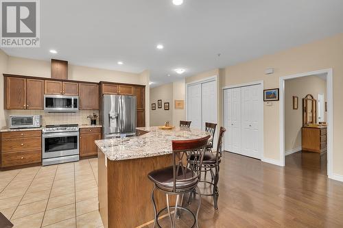 1961 Durnin Road Unit# 105, Kelowna, BC - Indoor Photo Showing Kitchen With Stainless Steel Kitchen