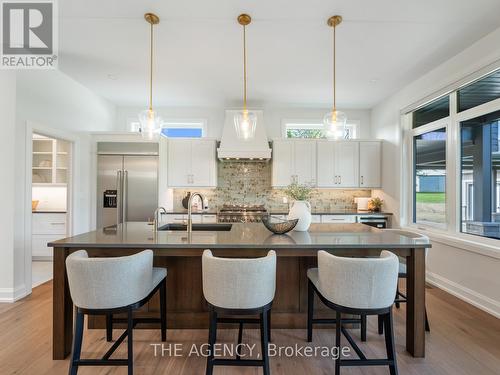 1514 Centre Road, Hamilton, ON - Indoor Photo Showing Dining Room