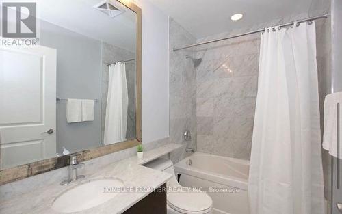 910 - 10 Bloorview Place, Toronto, ON - Indoor Photo Showing Bathroom