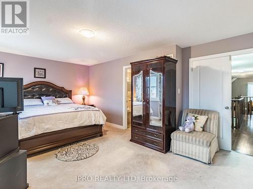 450 Summerlyn Trail, Bradford West Gwillimbury, ON - Indoor Photo Showing Bedroom