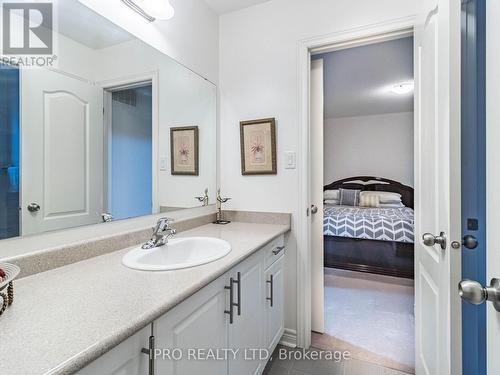 450 Summerlyn Trail, Bradford West Gwillimbury, ON - Indoor Photo Showing Bathroom