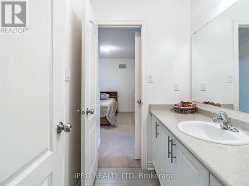 450 Summerlyn Trail, Bradford West Gwillimbury, ON - Indoor Photo Showing Bathroom